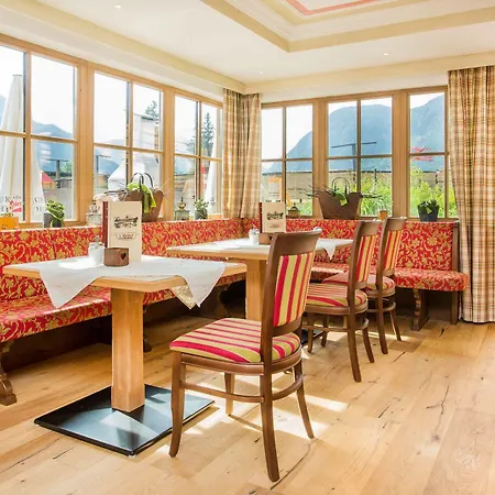 Familien- Und Vitalhotel Muehlpointhof ホテル 3*